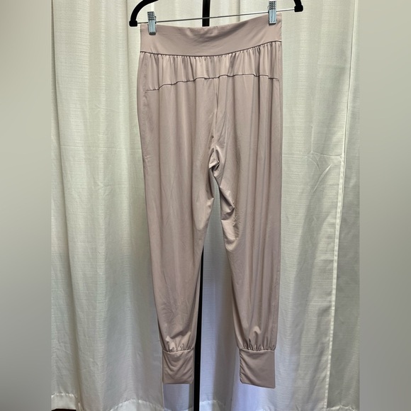 Zyia Lilac Jogger in a Bottle | size Medium - Picture 5 of 9